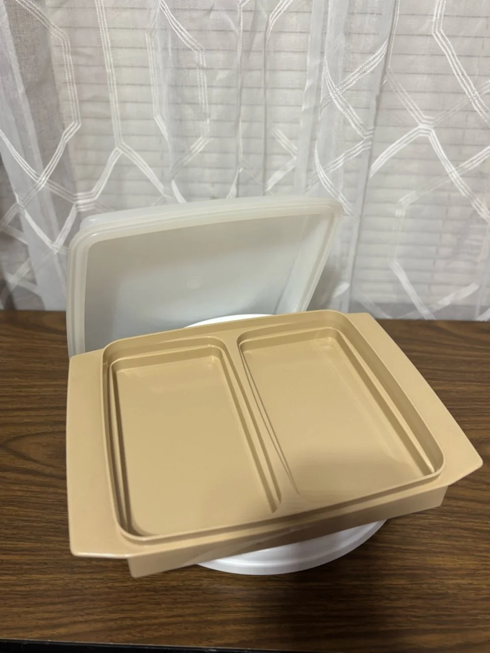 Tupperware 2 section serving tray with lid Vintage 9 x 12
